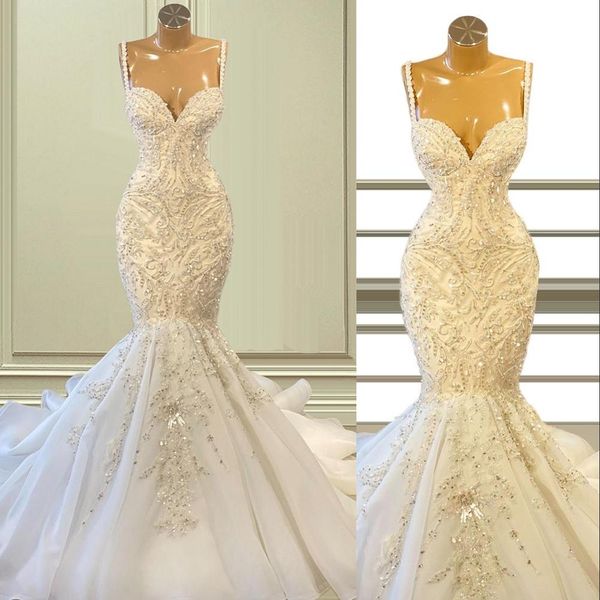 

2022 mermaid wedding gowns bridal gowns arabic luxury lace appliques embroidery crystal beading beads spaghetti straps plus size vintage org, White