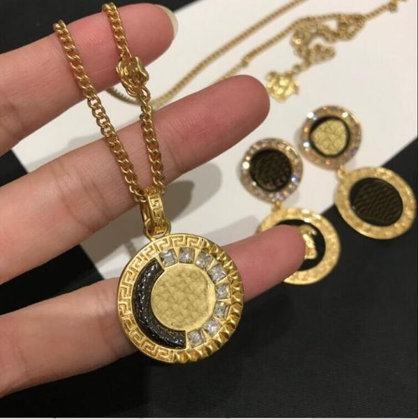 

fashion bracelet basilisk medusa round cards pendants with diamonds women bracelet necklace stud earring sets brass 18k gold plated ladies d, Black