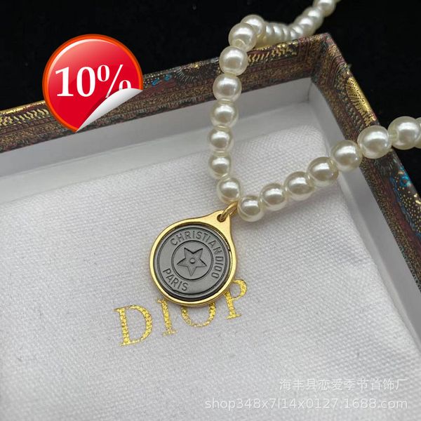 

luxury design women's necklace pearl circle letter d family fashion simple temperament light clavicle chain large number of women, Silver