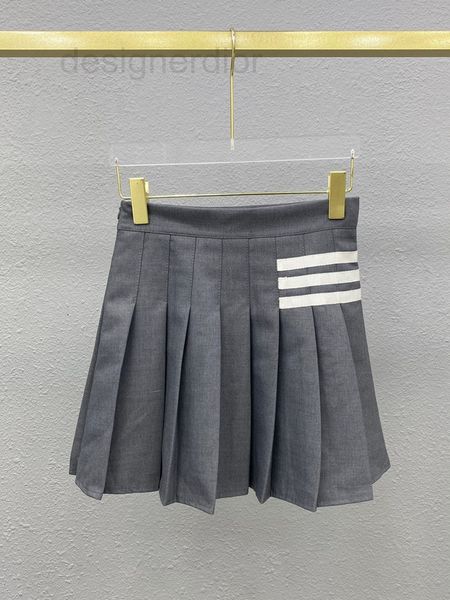 

skirts designer grey a-shaped skirt with high waist and slim appearance college style age reducing pleated new hip covering in summer, Black