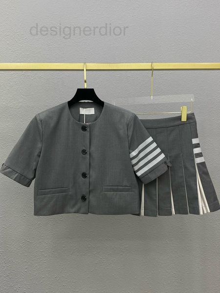 

women's tracksuits designer tb new four bar gray short sleeve round neck color matching pleated skirt college style fashion