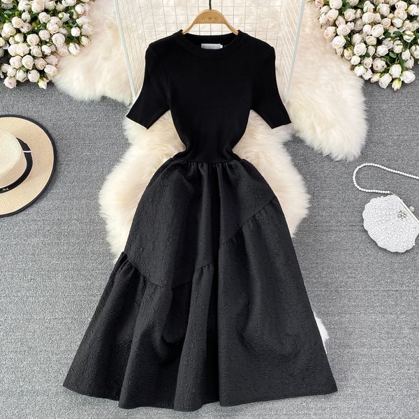 

new round neck knitted dress stitching slim waist a-shaped jacquard is elegant and elegant with a long skirt for women in summer, Black;gray