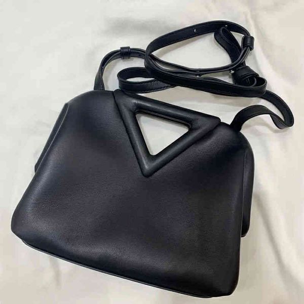 

designer fashion bottess bag venetas 2022 1036 s venetas candy color inverted triangle cloud leather one shoulder messenger portable dumplin