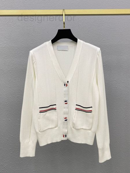 

women's sweaters designer in the early autumn of 2022 new color contrast thread v-neck knitted long sleeve cardigan is college style ag, White;black