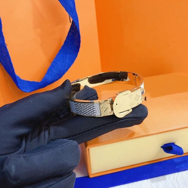 

luxury stainless steel cuff bracelets bangles wristband leather bracelets classic original charm bracelets, Golden;silver