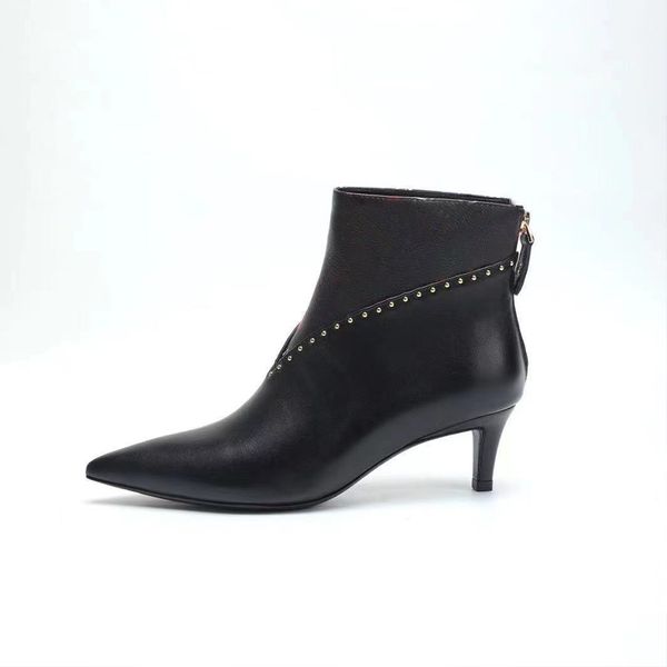 

2022 new women ankle boots calf leather pointed toe shoes woman rivet short boots with mid-height heel and back zip, Black