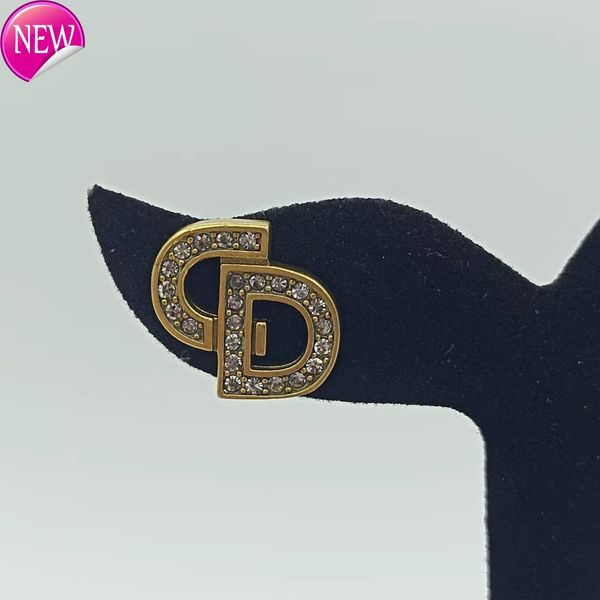 

luxury brand design earrings d family / di earrings new high-grade sense light temperament letter cd full diamond female batch, Golden;silver