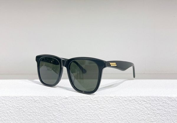 

womens sunglasses for women men sun glasses mens 1160 fashion style protects eyes uv400 lens with random box, White;black