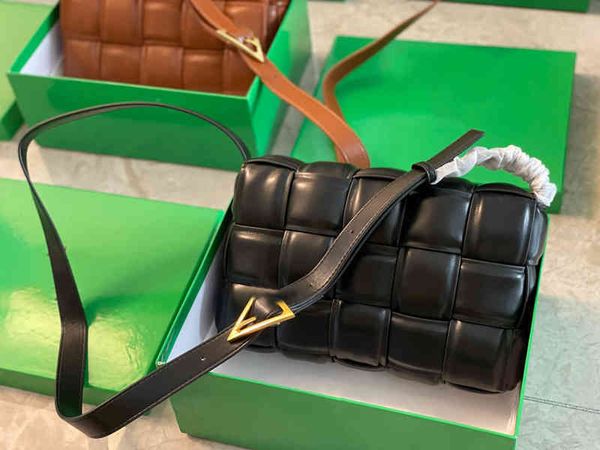 

shoulder bags triangle buckle designer bags women classic woven pillow bag shoulder tote leather handbag brand crossbody female purses 22031