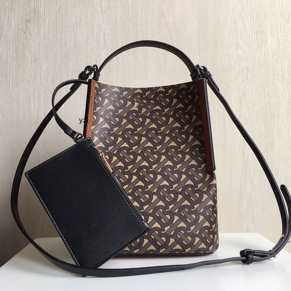 

burbrerys crossbody handbags bags burbrery onthego tote luxuries designers women bag purses totes designer woman handbag shoulder wallet par