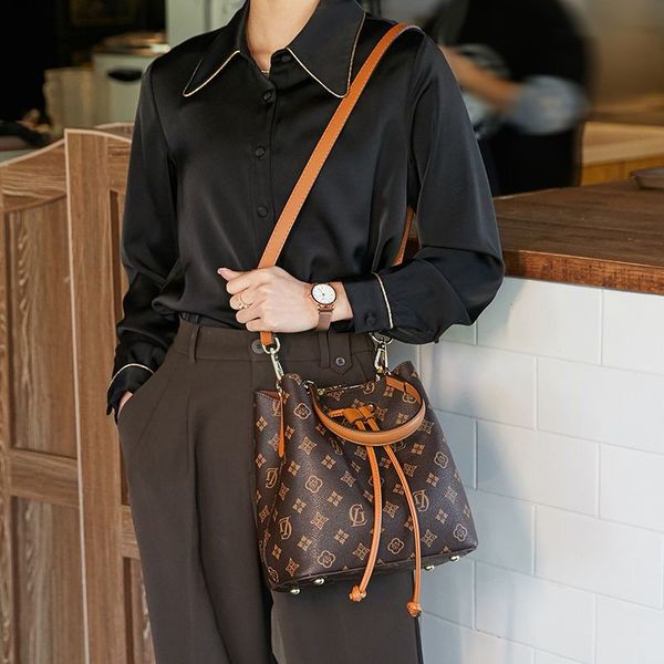 

2022 women handbags totes fashion women bags genuine leather shoulder bags portable drawstring messenger bags bucket bag string