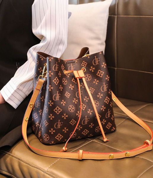 

2022 designer brand women's drawstring small shoulder bag color wide mini square bag portable messenger bucket multicolor bags