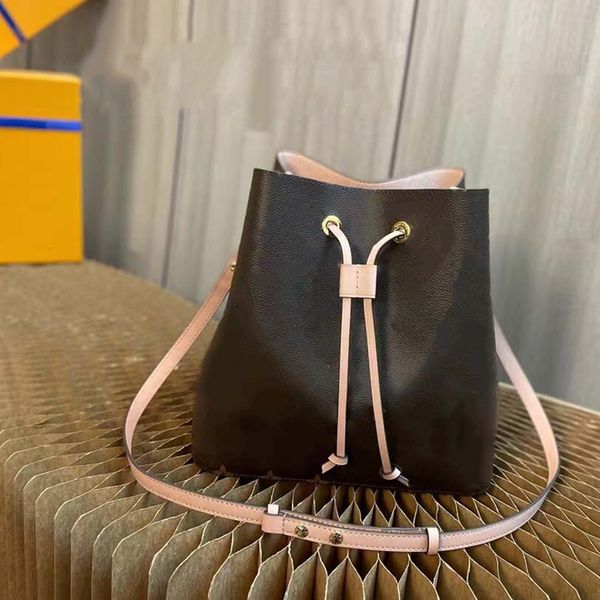 

classic women's fashion bags new bucket bags fashion handbags presbyopic leather shoulder bags