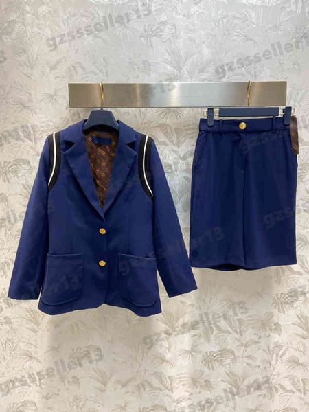 

luxury designer womenstwo pieces dress fashion brand two-piece sets classic pattern letter logo lining contrasting design blazer and shorts, White