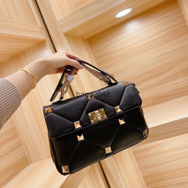 

evening bags 2022 shoulder-bags lady bag geniuses leather bags it fashion girl handbags classic women rivet handbag casual luggage brand tot