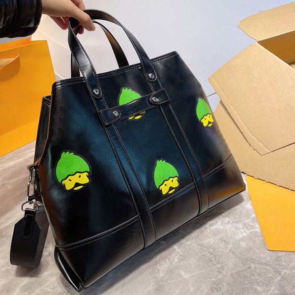 

designers shopping bags cartoon printing leather totes large capacity fashion women men handbags foldable nigo travel bag 2 colors