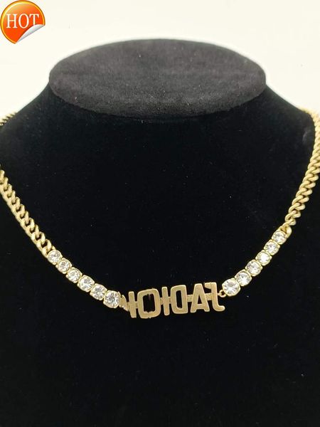 

d family di fmily's new necklce hs high-grde sense the letters of fmous ldy re light nd luxurious feminine temperment fctory direct sle, Black