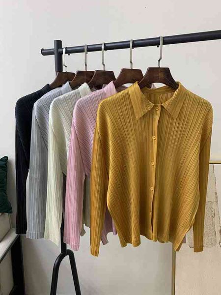

women's blouses shirts single channel high elastic pleated texture lapel shirt versatile cardigan, White