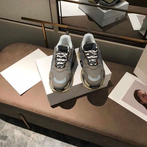 

2022 latest men's and women's sports shoes various styles fashion trends classic all-match increased wear-resistant soles 002 non-, Black