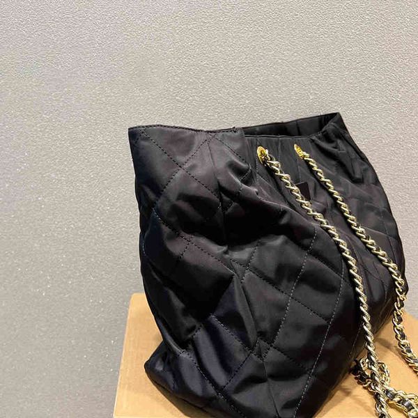 

the tote bag desinger bag totes bags classic chain handbags nylon travel shopping bags casual shoulder purses solid color design handbag 220