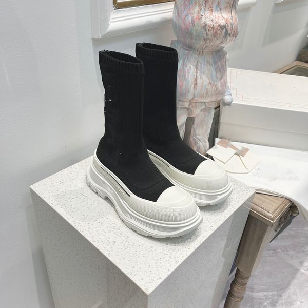 

winter womens ankle boots classic black shoe with chain chunky heel fall designer retro black lambskin knight rainboots snow fashion boot ge