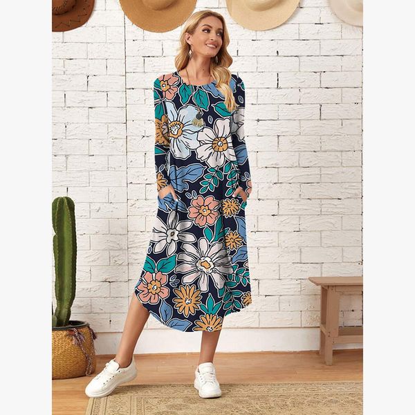 

casual printed long-sleeved dress with curved hem above the knee, Black;gray