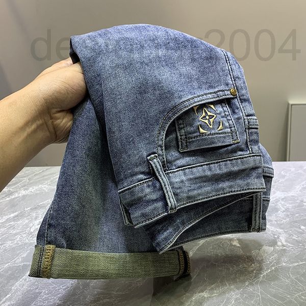 

men's shorts designer 2022 summer thin denim shorts men's fashion brand high-end embroidery simple and versatile five point pants, White;black