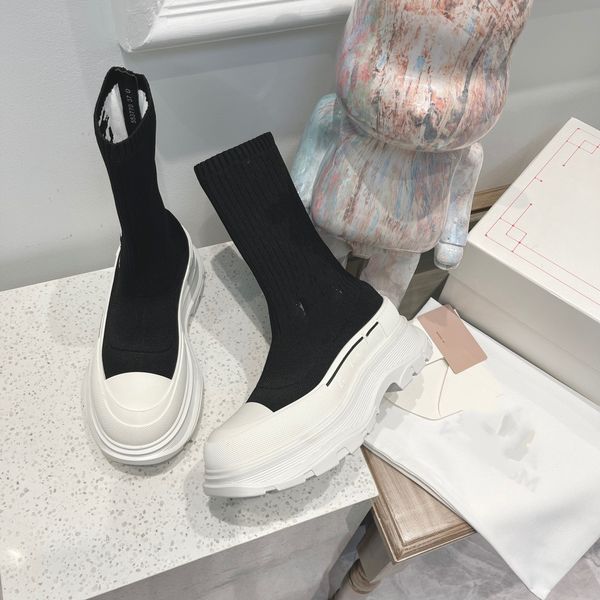 

2023 classics fashionable and exquisite womens boots high heels and genuine leather outdoors fashion boots 0829, Black