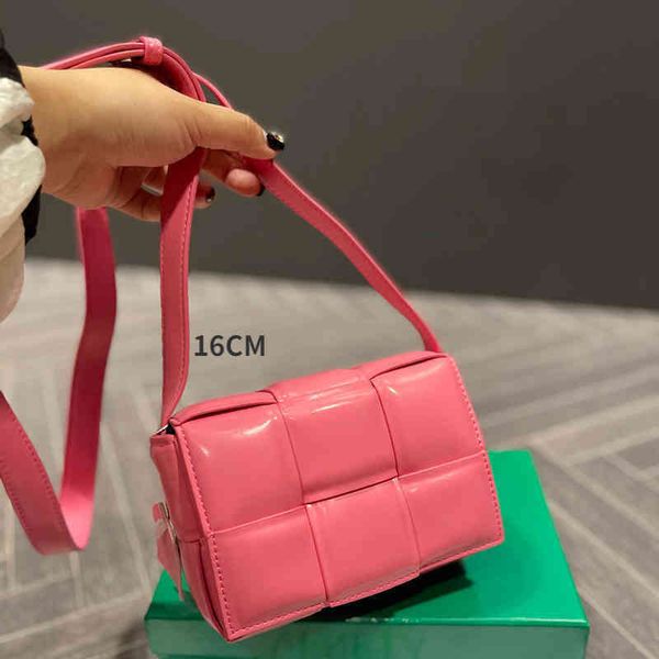 

shoulder bag designer bags mini pillow women 6 colors woven handbag totes leather beach crossbody bags purses 220708