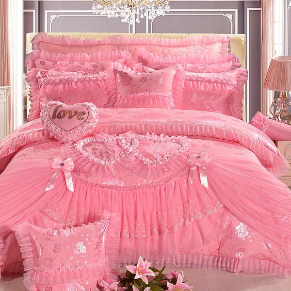 

luxury pink heart-shaped lace bedding set king  size princess wedding bedclothes silk/cotton jacquard satin duvet cover bed sheets pill