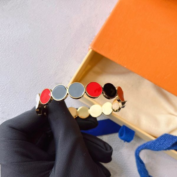 

love bracelet luxury jewelry bangle feminine leather 2022 designer bracelets with gold heart brand logo on a high end elegant fashion, Black
