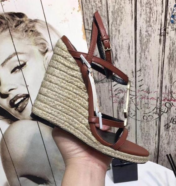 

women designer sandals selling with letter selling classic letter black w