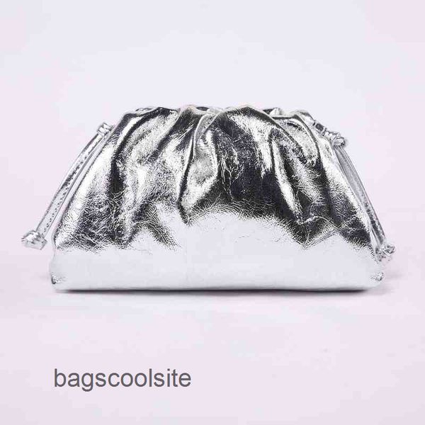 

bag single bags designer pouch venetas bottegas cloud fold pouch leather handbags clip small female 2022 shoulder cross t0gk