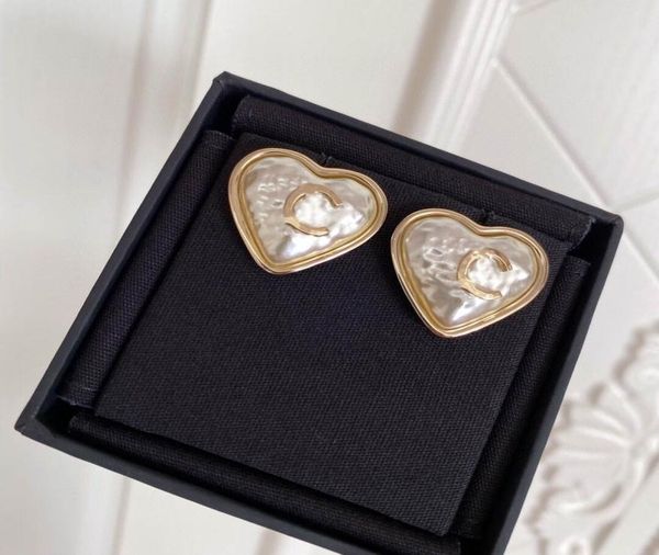

2022 charm dangle large size heart shape stud earring in 18k go, Golden