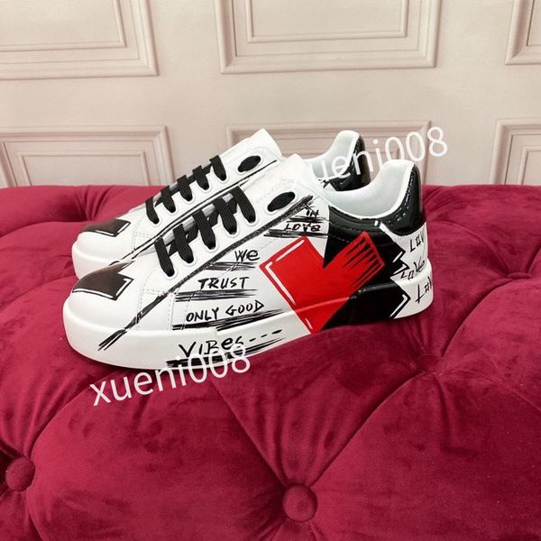 

2022 casual shoes leather shoe couples trainers chaussures white flat green red stripe embroidered tiger snake italy bee ace sneaker hc21040, Red;white