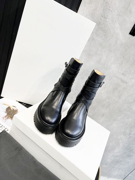 

beautiful appearance new boots for ladies fashionable shoes simple and versatile genuine leather shoe, Black