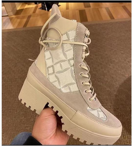 

2022 women's ankle boot designer luxury martin desert boots beige and ebony 100% genuine leather quilted lace-up winter shoes rubber lu, Black