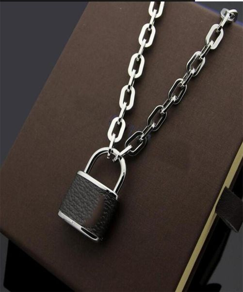 

europe america fashion jewelry sets men lady women engraved v initials wrap, Silver