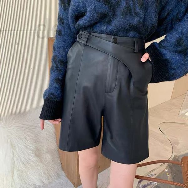 

women's jumpsuits & rompers designer 2021 new autumn and winter leather shorts women's sheep skin pants pocket versatile boots tre, Black;white
