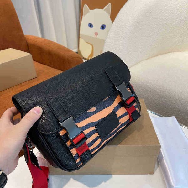 

620s ening bag tiger stripes sqare bags men handbag shoulder leather designer luxury crossbody male casual purses 220309