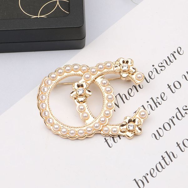 

luxury women designer brand letter brooches 18k gold plated inlay crystal rhinestone jewelry brooch letters flower pearl pin marry wedding p, Gray