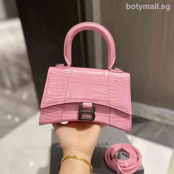

vintage middle ancient leather underarm bag balencaigass women's bags early fashion versatile luxury designer evening bags unique patte