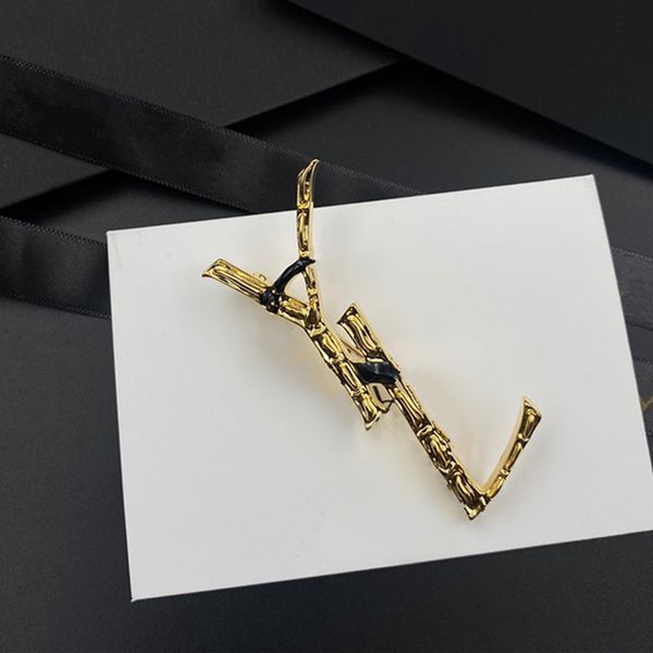 

charm fashion designer brooch for women luxury gold jewelry ladies dress accessory pins womens pearl brooches brand breastpin leency brosche, Gray