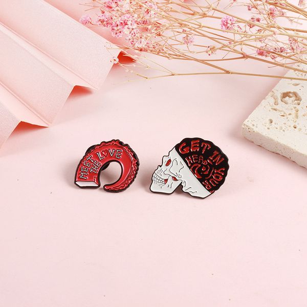 

vintage skull get in you heart cute brooches pin for women kids fahsion jewelry shirt coat dress denim bag decor metal enamel pin, Gray