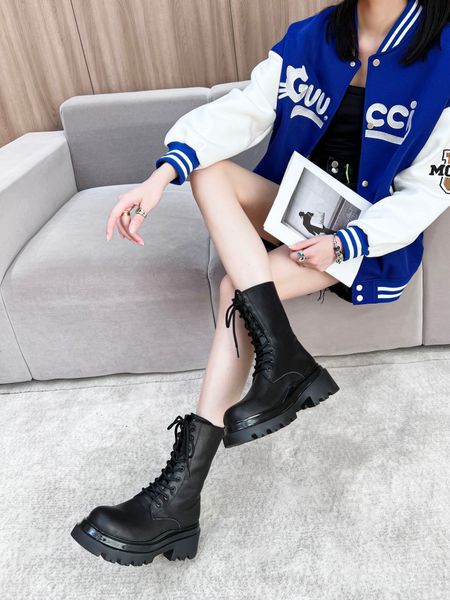 

2022 letter graphy black leather boots celebrity catwalk boots women's ankle bootes beach shoes sandals loafers slides 0829