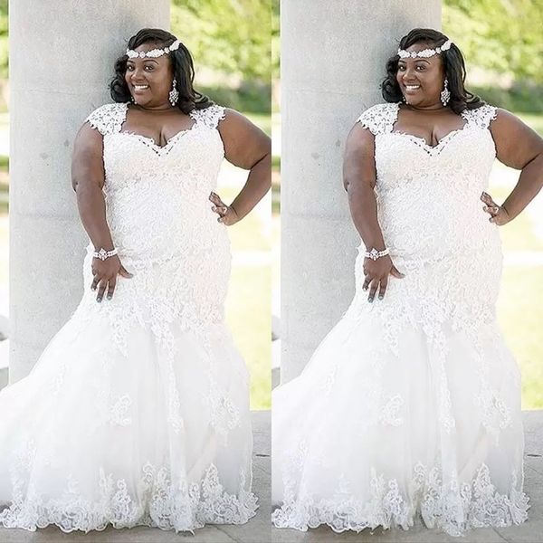 

stunning african lace wedding dress plus size country 2022 elegant mermaid bridal gowns bride dress curvy brides, White