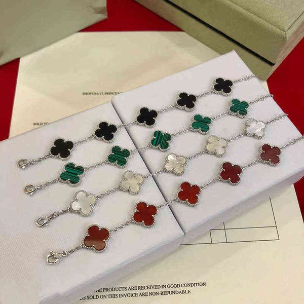 

bracelets luxury clover designer fashion charm for girls women 18k gold silver black white red green brand bracelet party, Golden;silver