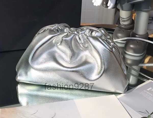 

genuine leather b cloud bag soft wrinkled dumplings messenger luxury handbags women designer clutches single shoulder v mini pouch 001 2022