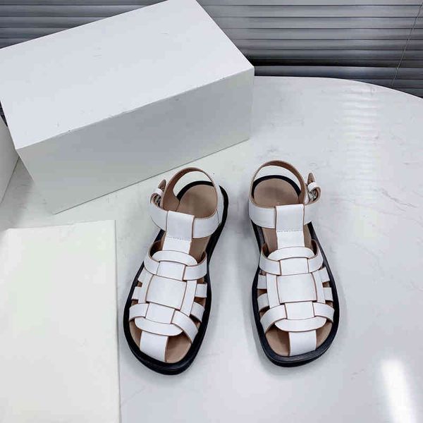 

slippers summer women's shoes leather breathable hollow woven one-line buckle fashion sandals flat bottomed roman trend 1esm, Black