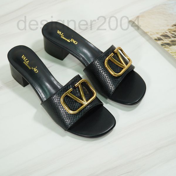 

slippers designer high version v-button thick heel sandals spring and summer 2022 new type of button flip flops versatile fish mouth open to, Black